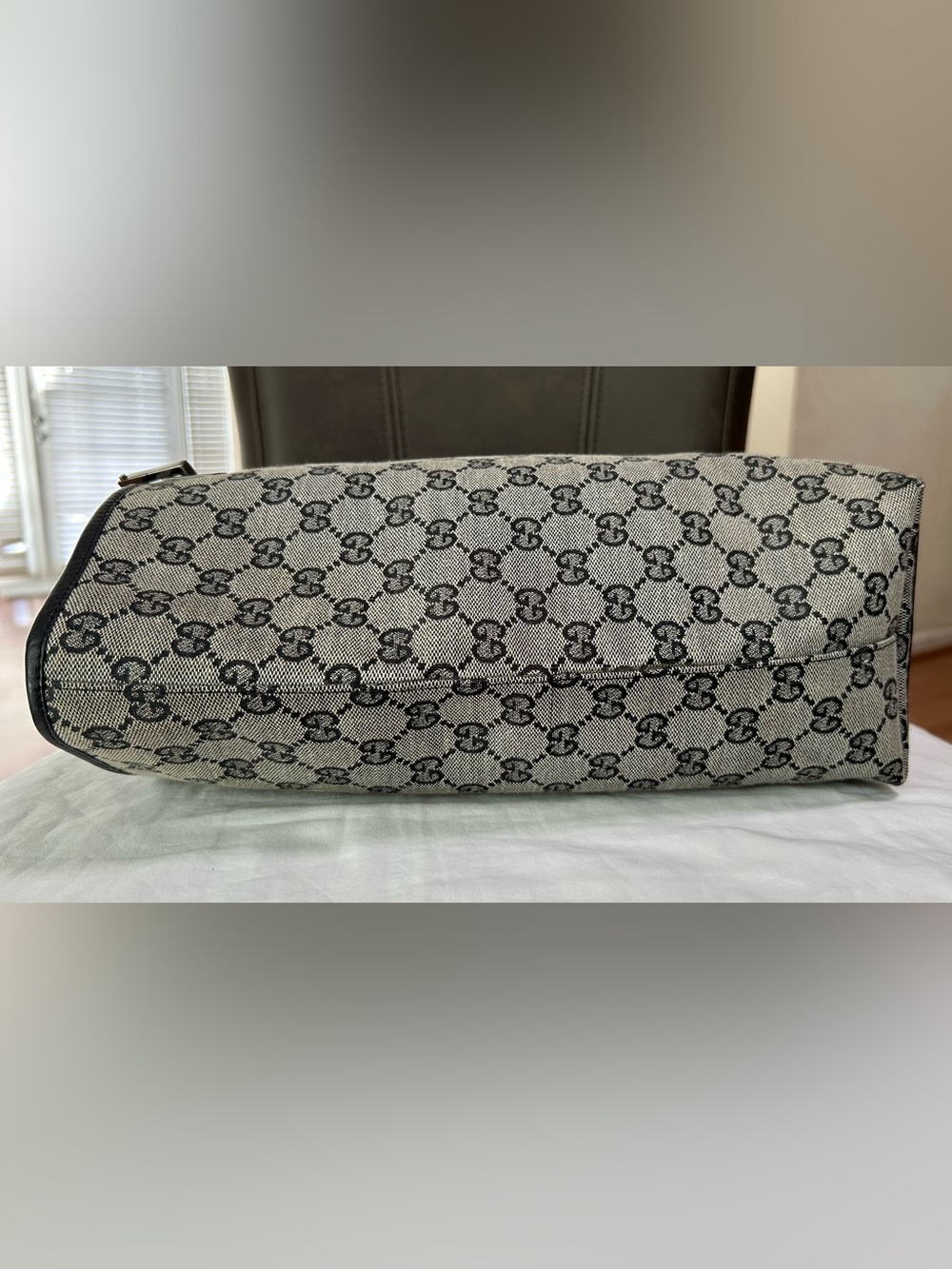 VINTAGE Gucci GG Canvas Eclipse Tote with Black Leather Trim - Picture 6 of 16